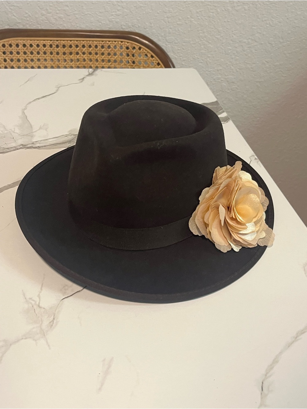 Stylish Women's Fedora with Cream Floral Accent